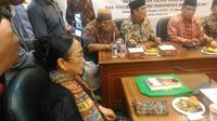 Sukmawati Soekarnoputri ikut dalam pertemuan.