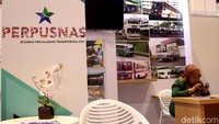 Pameran ini juga menyediakan perpurnas dan tentang buku-buku sejarah perjalanan transportasi bus.