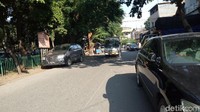 Lokasi kejadian yang terlihat di video berada di Jalan Budi Rahayu, Sawah Besar, Jakarta Pusat.