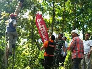 Ngeri! Anak Tewas Dicekik dan Jasad Ayah Tergantung di Sukabumi