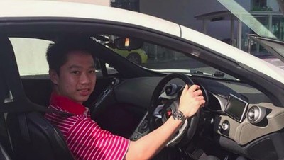 Gaya Kevin Sanjaya Naik Motor dan Mobil Mewah
