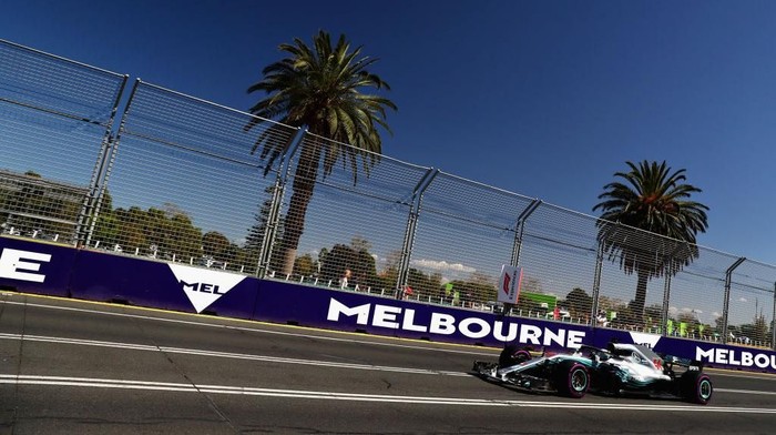 Hamilton Masih Tercepat, Ungguli Verstappen