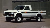Toyota Hilux generasi ketiga meluncur September 1978. Model ini menawarkan spesifikassi dan perlengkapan seperti sedan dengan kenyamanan berkendara. Pilihannya terdapat tiga model standar dan empat model bodi panjang. Foto: Toyota