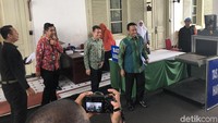 Egy sempat memasuki ruang tunggu tamu Presiden bersama Imam sebelum bertemu Jokowi. Pertemuan sendiri berlangsung di Istana Merdeka. Foto: Ray Jordan/detikcom