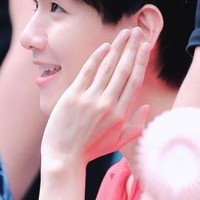 Baekhyun EXO dikenal punya tangan yang lentik. Jari tangan pria 26 tahun itu tampak panjang dan cantik, begitu juga dengan kukunya. Baekhyun pernah mengaku jika jari lentiknya diturunkan dari sang ibu. Sebuah akun Twitter bahkan didedikasikan untuk mem-posting jari Baekhyun. Foto: Istimewa