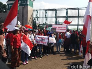 Massa Demo di DPR, Minta UU MD3 Dicabut
