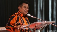 Ketua Umum Majelis Pimpinan Nasional Pemuda Pancasila Japto Soerjosoemarno menyampaikan pidatonya.