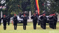 Eko lahir di Jawa Tengah 12 Mei 1967. Dalam perjalanan kariernya, Eko pernah menjabat sejumlah jabatan penting, diantaranya Wakil Asisten Operasi Kepala Staf TNI Angkatan Darat (Waasops Kasad) pada 2015, dan Kepala Staf Kodam (Kasdam) Jaya pada 16 Maret 2017.