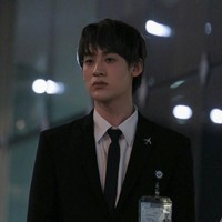 Seperti dikutip dari Koreaboo, Wongsathorn Varachartkul diketahui bekerja sebagai petugas bandara di Airports of Thailand.  Foto: Instagram