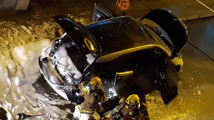 Waduh, Mobil Listrik Terbakar, Padahal Lagi Diparkir