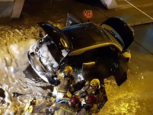Waduh, Mobil Listrik Terbakar, Padahal Lagi Diparkir