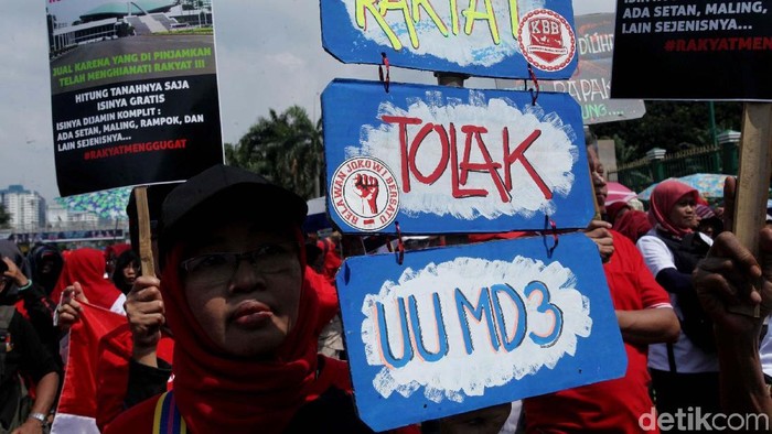 Menyudahi Sesat Arah MKD