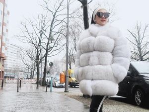 Syahrini Disebut Mirip Shaun The Sheep Hingga Baymax karena Pakai Jaket Ini