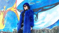 Media Jerman menyebut Syahrini juga bisa memicu kemarahan. Meski sebenarnya pelanggar seperti berpijak di monumen itu bukan Syahrini saja, tapi sebaiknya sang seleb mesti paham bahwa tindak-tanduknya kini pasti disorot pengikut atau pun netizen bukan followernya. Foto: Instagram Syahrini