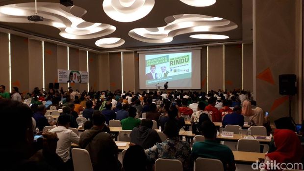 Ridwan Kamil gelar rapat konsolidasi