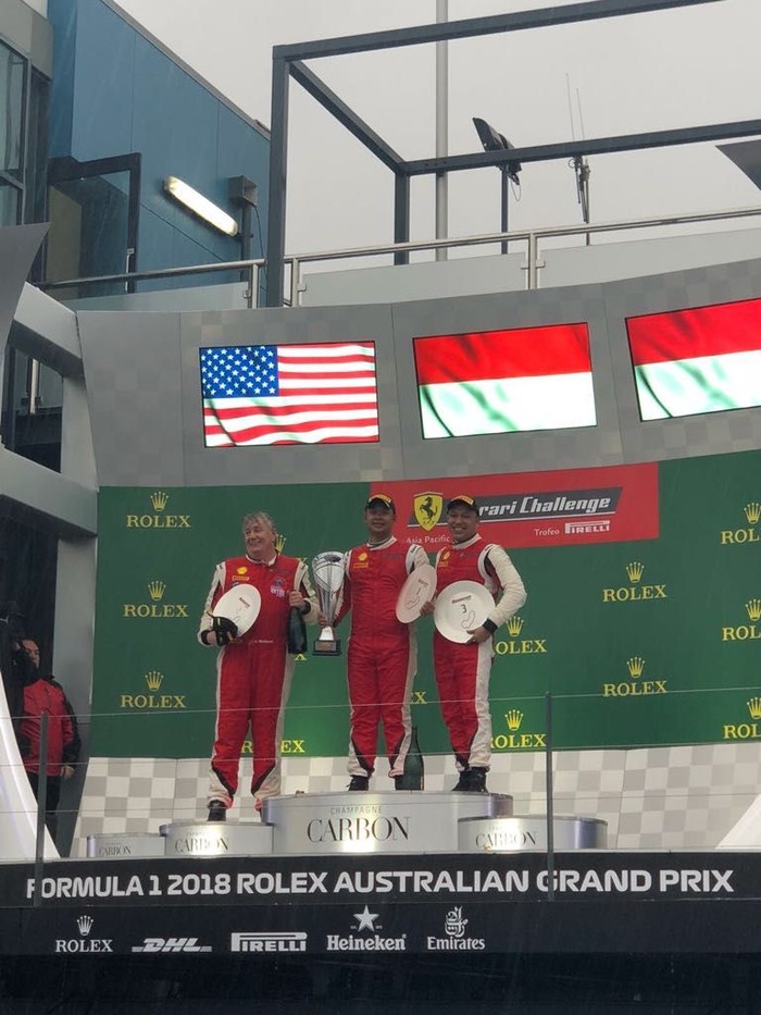 2 Pebalap Indonesia Kibarkan Merah Putih di Sirkuit F1