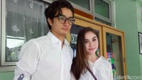 Bryan Domani dan Elina mengaku Matematika dan Bahasa Indonesia paling sulit. Foto: Bryan Domani dan Elina Joerg / Desi Puspasari