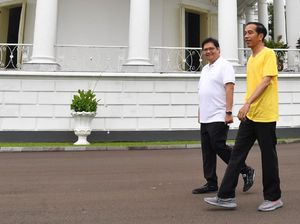 Kisah Sepatu Buccheri dan Sneakers Kegedean Jokowi