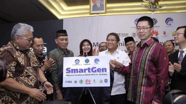 Seribu Siswa SMK Indonesia Dilatih Pasang BTS