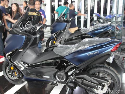 Yamaha TMAX DX Mulai Dikirim ke Tangan Konsumen