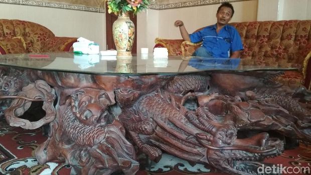 Mujiono dan Cerita Bayar Hutang dengan Uang Mainan