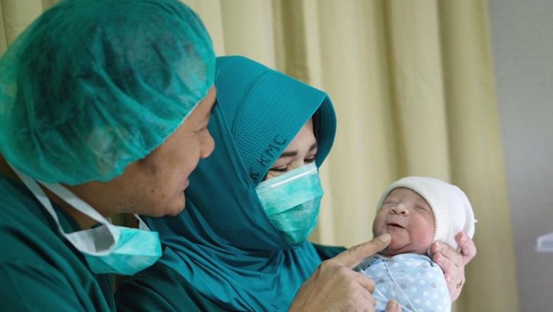 Ini tentang Sunat Saat Bayi Seperti Anak Zaskia Mecca/ Foto: Instagram/ Istimewa Ini tentang Sunat Saat Bayi Seperti Anak Zaskia Mecca/ Foto: Instagram/ Istimewa