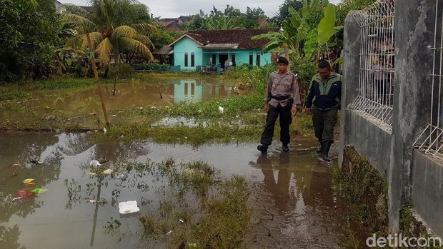 Ketinggian Air Mulai Surut, Warga Palabuhanratu Diminta Waspada