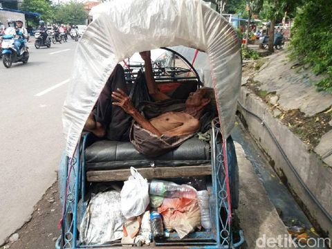 Kisah Tukang Becak Malang dengan Uang Simpanan Rp 49 Juta