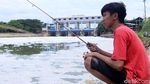 Mancing Ikan di Lautan Busa