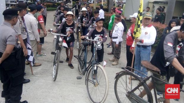 Ikut IVCA, Para Pecinta Sepeda Tua Gowes dari Anyer ke Bali