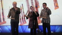 Pada pencanangan daerah tertib ukur dan pasar tertib ukur serta peresmian unit Metrologi Legal di Braga, Bandung, Jumat (23/3) itu, Menteri Perdagangan Enggartiasto Lukita didampingi juga oleh Plt. Direktur Jenderal PKTN Srie Agustina dan Bupati Pelalawan H. Muhammad Harris. Foto: dok. Kemendag