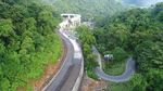 Keren Banget! Jalan Layang Ini Dibangun Meliuk di Antara Hutan