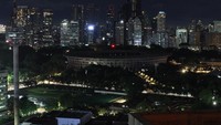 Begini penampakan saat lampu di Stadion GBK dimatikan. (Foto: ANTARA FOTO/Wahyu Putro A)