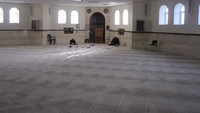 Masjid Al Rahma berada di Hatherley Street, Toxteth. Masjidnya cukup luas, terdiri dari 3 lantai dengan total mampu menampung 2.500 orang (Liverpool Central Mosque)
