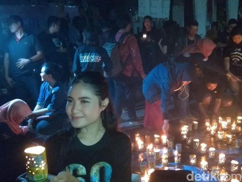 Earth Hour di Surabaya: Formasi Angka hingga Kampanye Flora Fauna