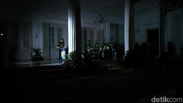 Earth Hour di Balai Kota DKI, Sabtu (24/3).