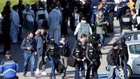 Motif pelaku melakukan penyanderaan ini belum diketahui pasti. Namun satu informasi terbaru dari BFM TV yang mengutip sumber anonim, pelaku penyanderaan meminta agar pelaku serangan teror di Paris pada November 2015, Salah Abdeslam, dibebaskan. (Foto: REUTERS/Jean-Paul Pelissier)