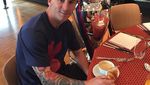 Keren! Begini Nih Gaya Makan Pesepak Bola Lionel Messi