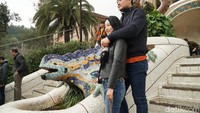 Di area Park Guell, awalnya akan dibangun 60 rumah dengan desain hijau. Tapi, akhirnya hanya ada 2 rumah yang bisa diselesaikan, yakni show unit dan rumah Gaudi (Femi Diah/detikTravel)