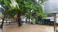 Warga berharap pemerintah mengeruk pendangkalan Sungai Rancabungur.