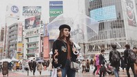 Raisa berfoto di Shibuya (raisa6690/Instagram)