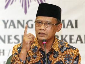 Ketum Muhammadiyah: Kenapa Ngotot Salat Tarawih di Masjid Saat Wabah Meluas?
