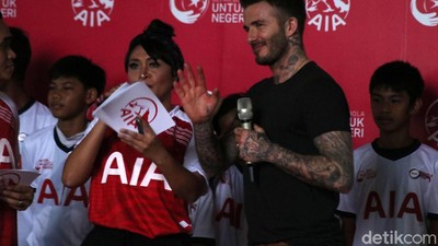 Beckham Sapa Penggemar di Jakarta