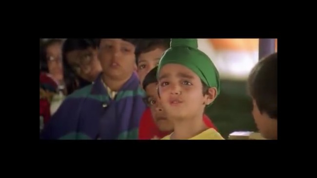 Adalah Parzaan Dastur yang berperan sebagai Silent Sardardji, teman Anjali kecil. Foto: Istimewa