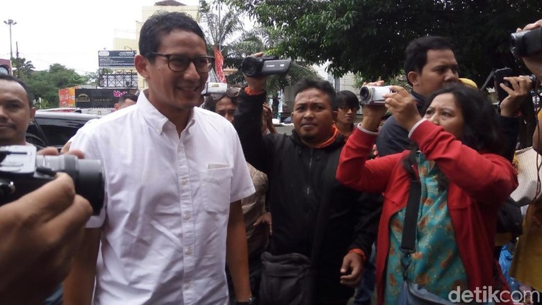 Sandiaga Imbau Pejabat Pemprov DKI Setor LHKPN dan SPT Sandiaga Imbau Pejabat Pemprov DKI Setor LHKPN dan SPT