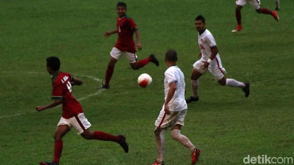 Timnas U-16 vs Indonesia Legend All Star Berakhir Imbang
