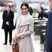 Kate kadang berada di studio untuk melihat lookbook atau mencoba pakaian baru, dan ia merekomendasikan butik favoritnya ke Meghan untuk pakaian formal, kata seorang sumber ke Vanity Fair. Foto: Getty Images