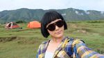 Foto: Poppy Sovia yang Gemar Wisata Alam