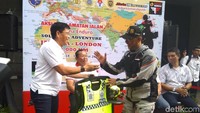 Pelepasan Stephen dilakukan di Kementerian Perhubungan, Jalan Medan Merdeka Barat, Jakarta Pusat, Minggu (25/3/2018).