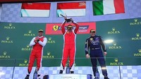 Dua pebalap Indonesia Rama Danindro dan Renaldi Hutasoit mencatatkan hasil baik dalam ajang Ferrari Challenge Asia Pasifik yang dilangsungkan di sirkuit F1. Foto: Istimewa